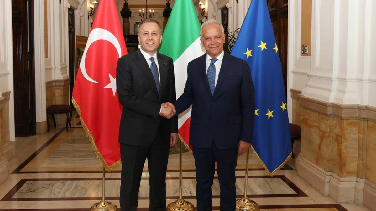 Yerlikaya, İtalya İçişleri Bakanı Piantedosi'yi ziyaret etti
