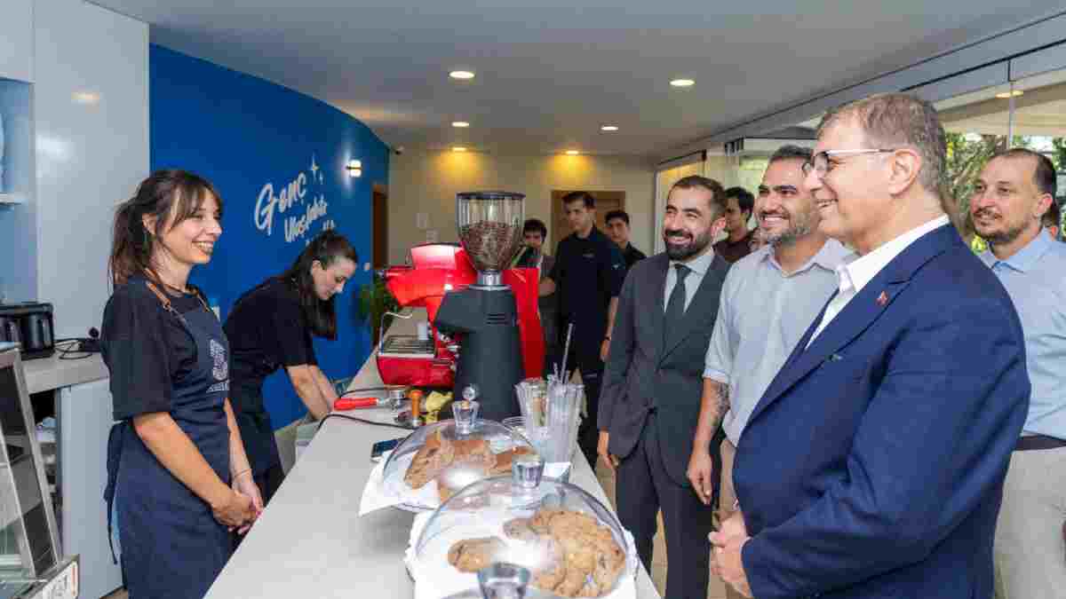 Şato’nun terasları İzmirliler için sosyal yaşam alanına dönüştü