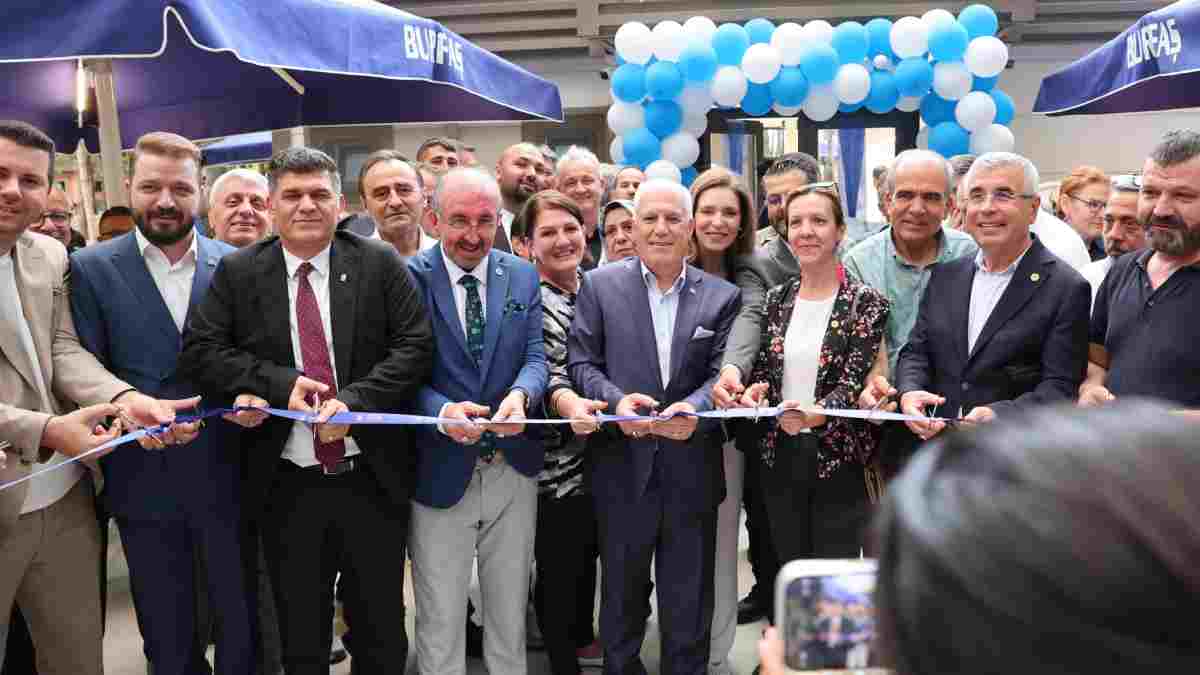 Büyükşehir Belediyesi, B Kafe’nin 9. şubesini Emek’te hizmete açtı