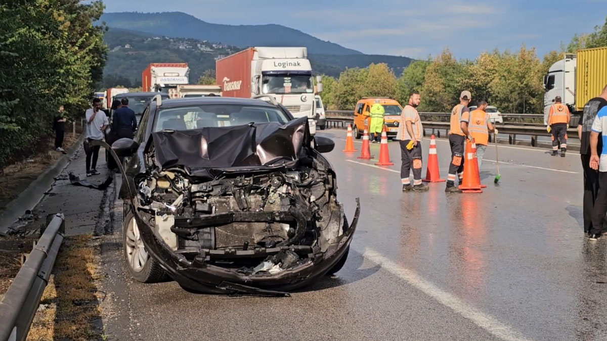 TEM'de 10 araç birbirine girdi: Yaralılar var