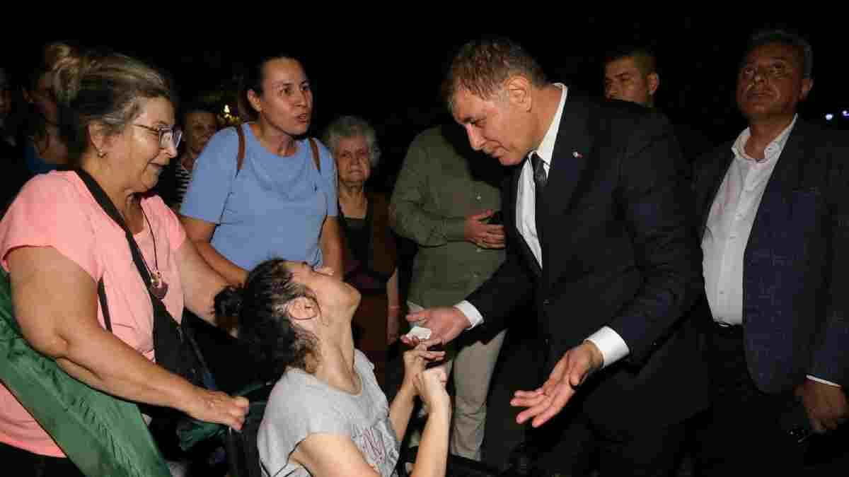 Başkan Tugay, Alaybey Mahalle Şenliği’ne katıldı