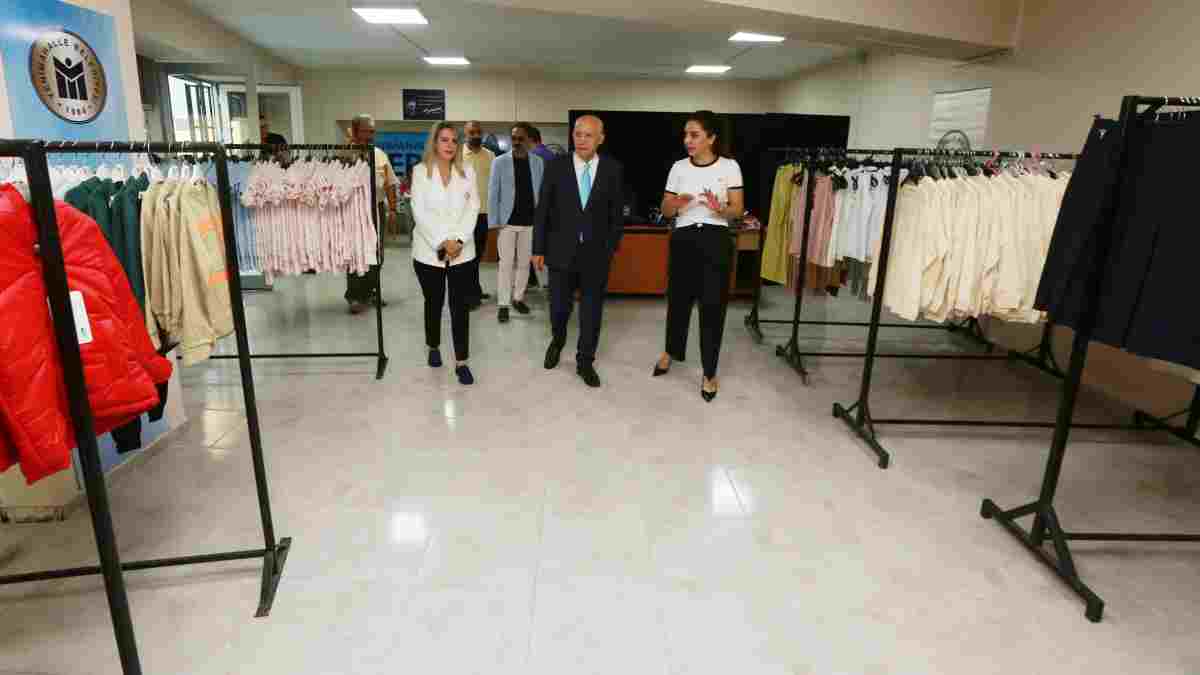 3 bin 700 aileye düzenli gıda ve giyim yardımı... O ilçemizde ihtiyaç sahibi haneler destekleniyor