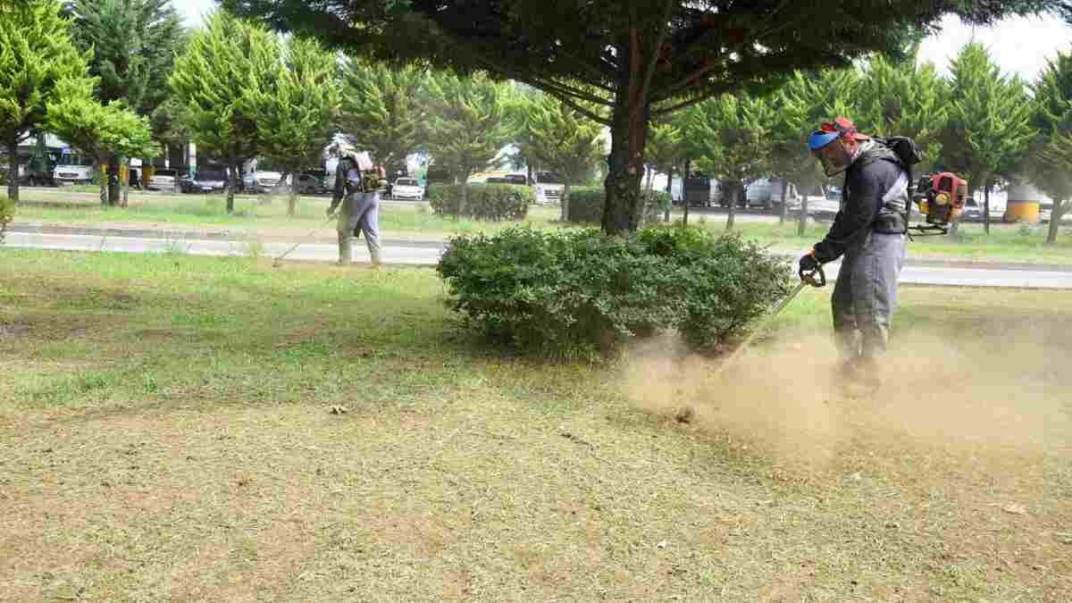 Belediye saha ekipleri daha konforlu bir yaşam için aralıksız çalışıyor