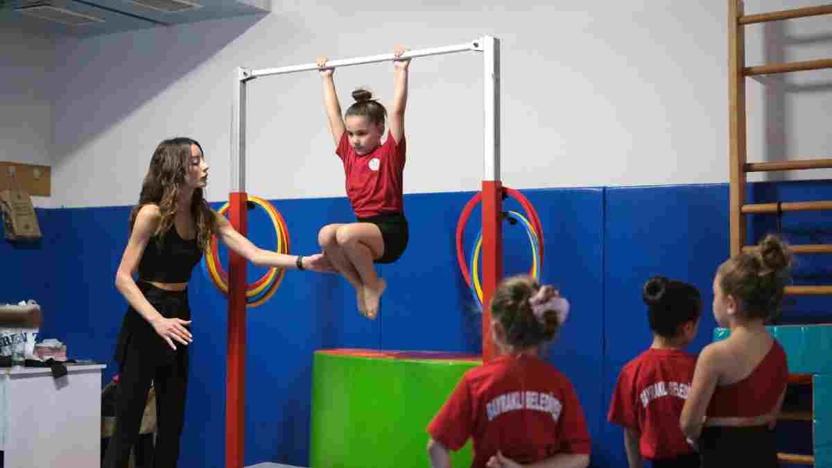 Bayraklı'da 3 bin 77 kişi yaz spor okullarında buluştu