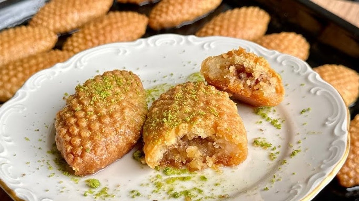 Tadına bakan tarif isteyecek! Sofrayı tatlandıracak tarif uzmanından geldi: İşte kalburabastı tarifinin püf noktaları