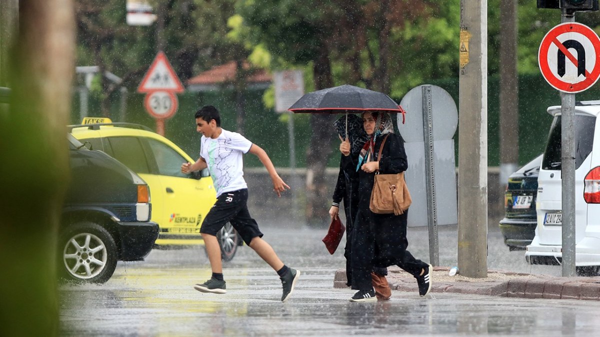 Meteoroloji’den peş peşe uyarı: 20 ilde kuvvetli sağanak etkili olacak