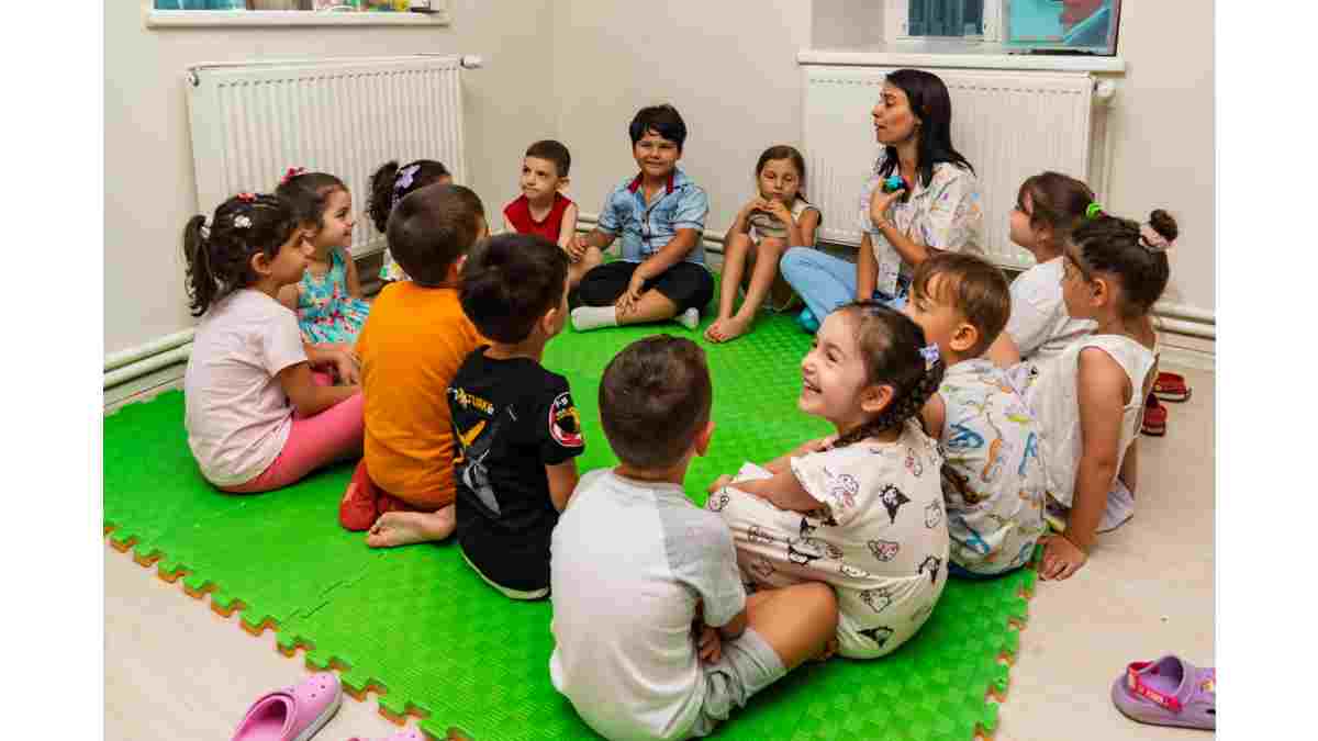 Yuvamız İzmir’de yeni dönem başladı! "Zam beklerken indirim oldu” diyen ebeveynler ise fiyattan memnun...