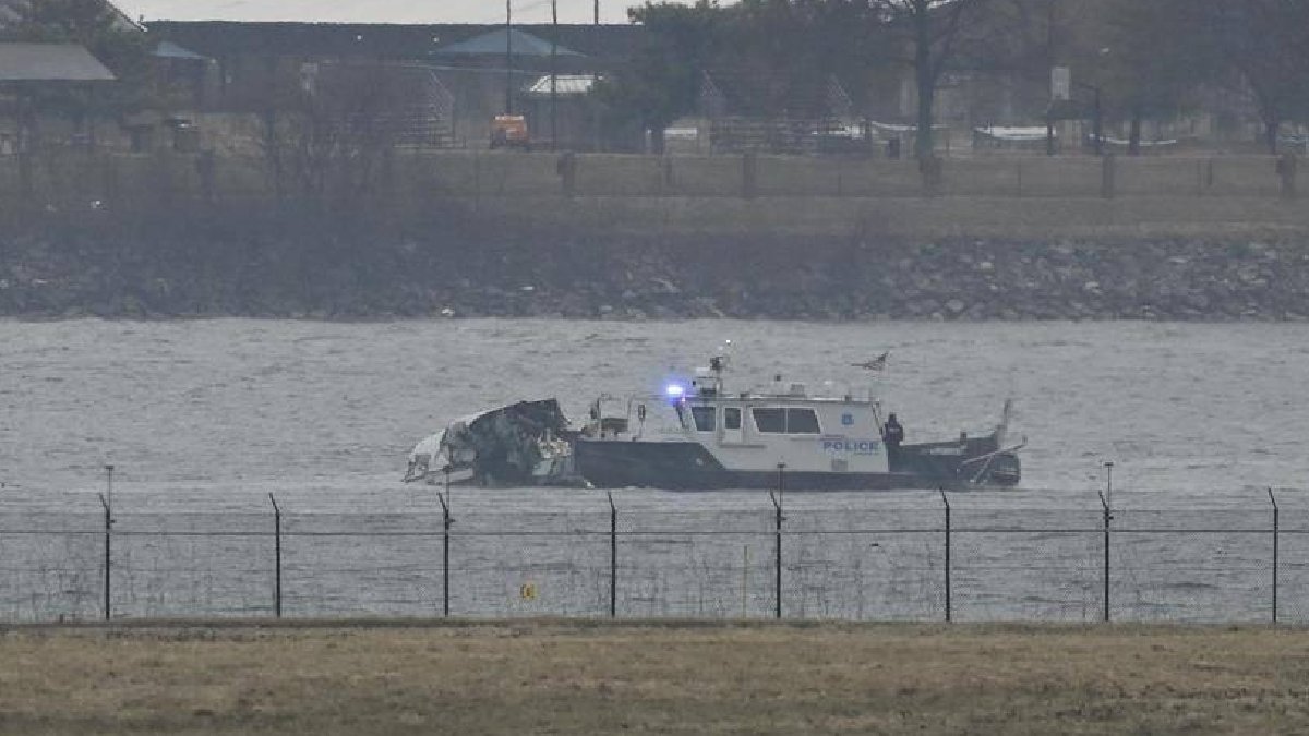 ABD'de helikopter nehre düştü: 2 kişi öldü