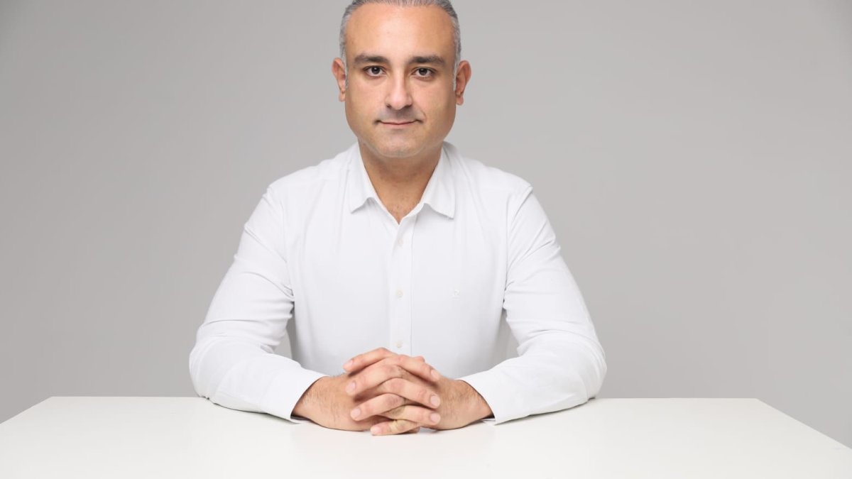 "Ayşe Tatile Çıktı" filmi geliyor: Adnan Menderes’i canlandıracak isim belli oldu!