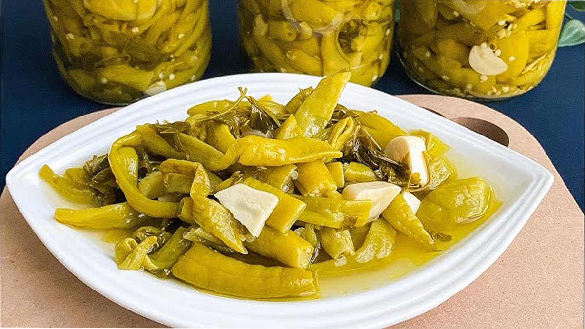 Bu tarifi deneyince başka turşu aramayacaksınız! İşte en lezzetli yağlı biber turşusu tarifi