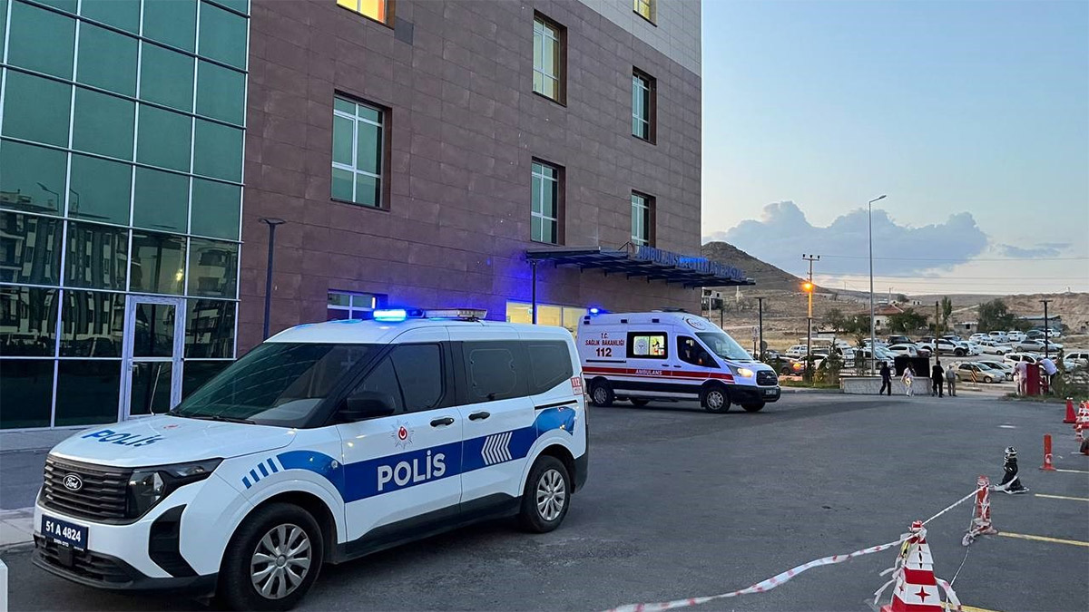 Niğde'de oto galeriye silahlı saldırı: 8 yaşındaki çocuk ağır yaralandı