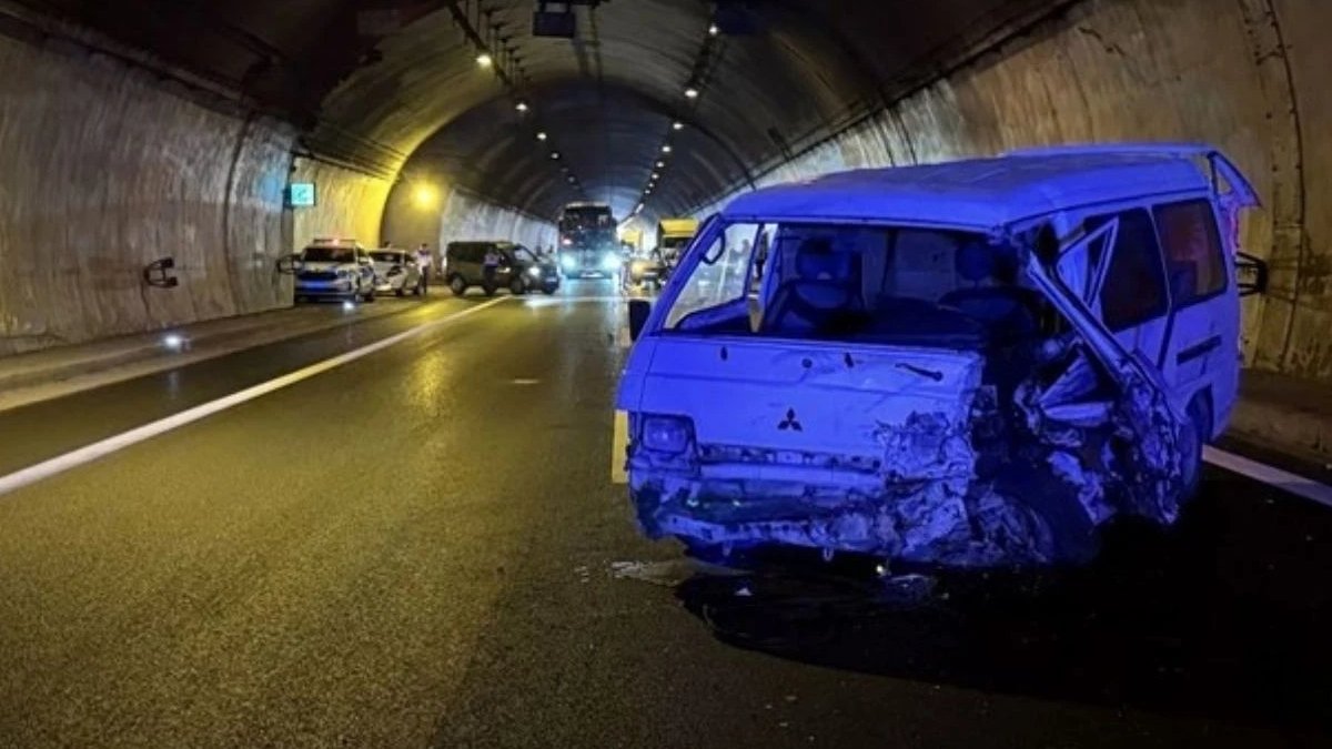 TEM Otoyolu’nda zincirleme kaza: Beş yaralı