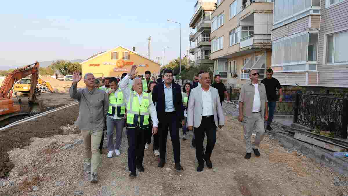 Büyükşehir Belediyesi, Mudanya İstasyon Caddesi’ni sil baştan yeniliyor
