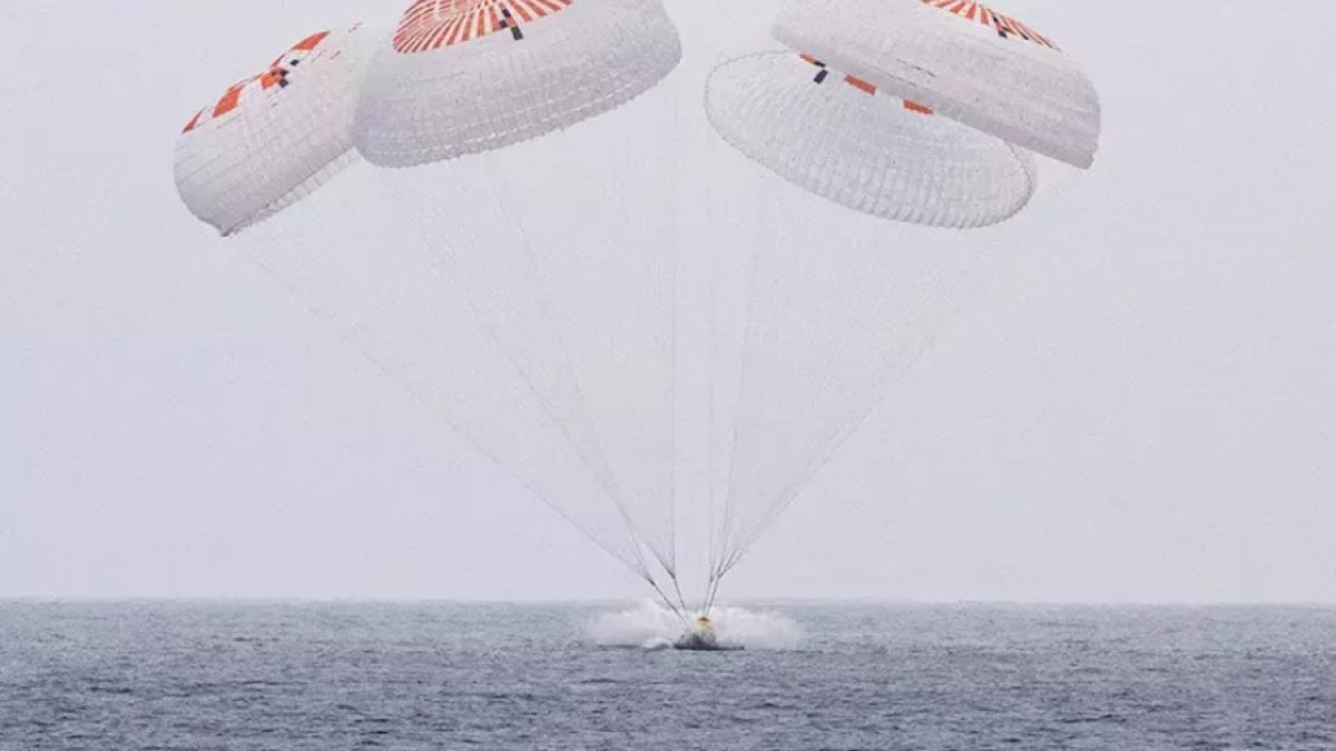 Crew-10 ekibi dünyaya döndü: Uzayda 5 aylık görev tamamlandı