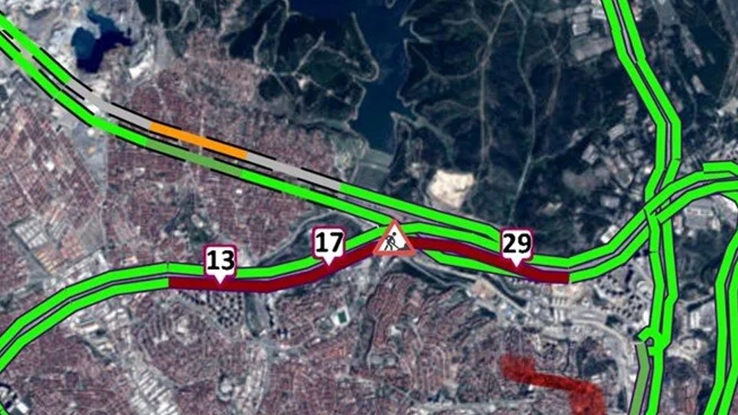 4 şerit 1’e düştü: Pazar sabahı İstanbul'da yoğun trafik