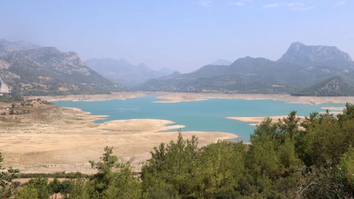 Çukurova’yı kuraklık vurdu, bahçeler kurudu: 400 bin tonluk üretim tehlikede