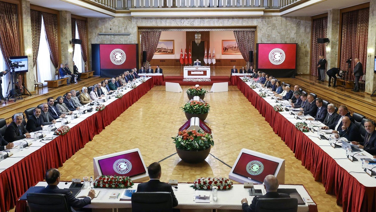 Komisyon üçüncü kez toplanıyor: İYİ Parti'yle yeniden temas kurulacak