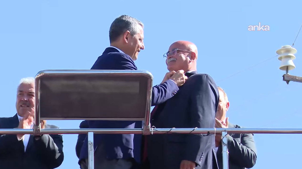 Özel duyurdu: Bir belediye CHP'ye katıldı