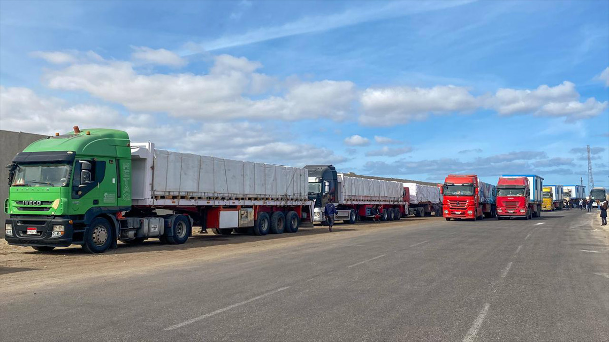 İsrail, Gazze'ye 7 bini aşkın yardım tırının girmesini engelledi