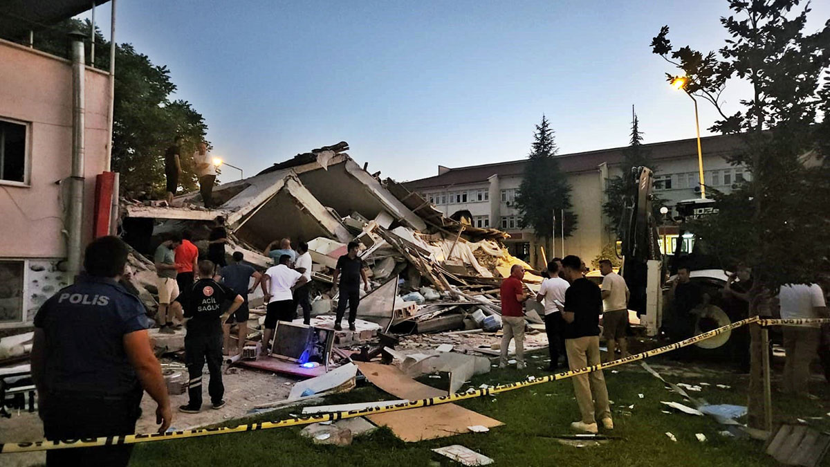 AFAD'ın ön raporu çıktı: Sındırgı depremi 'yıkıcı' kategoride! Artçı sarsıntı 5.2'ye kadar ulaşabilir