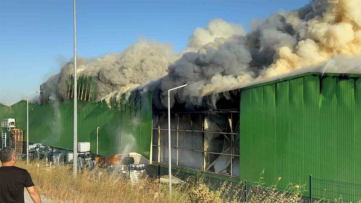 Balıkesir'de süt fabrikasında yangın! 2 işçi hayatını kaybetti