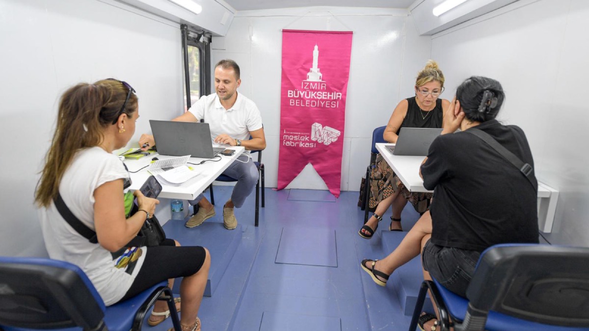 İzmir’de Mobil İstihdam Aracı hizmete başladı