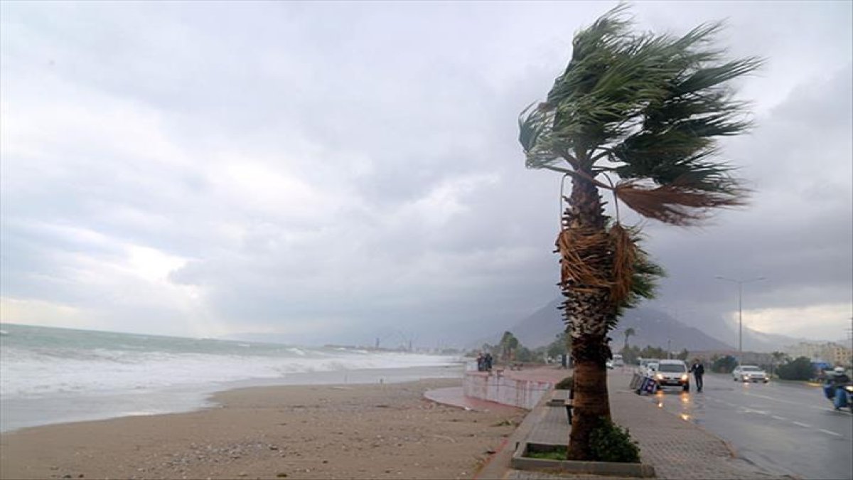 Meteoroloji paylaştı: Marmara ve Kuzey Ege için kuvvetli rüzgar uyarısı