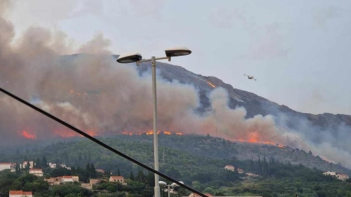 Hırvatistan’da yangın: Üç kilometrelik alana yayıldı