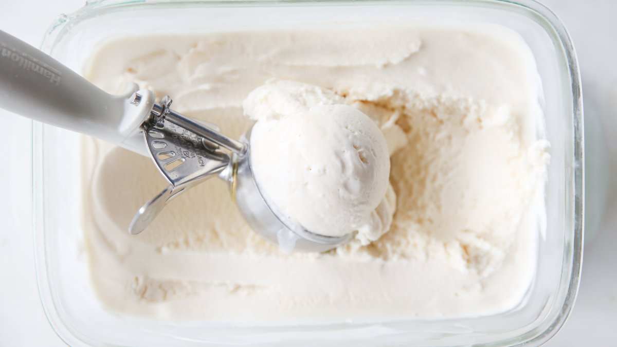 Dondurma devi ve ünlü bebek markasından şaşırtıcı iş birliği: Anne sütü aromalı dondurma piyasaya çıktı!