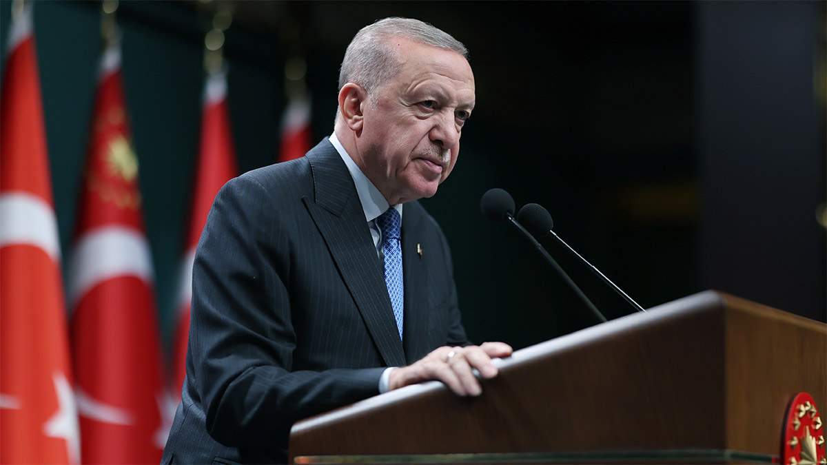 Erdoğan'dan usulsüz diploma soruşturması açıklaması: Önlerine gelene kara çalıyorlar