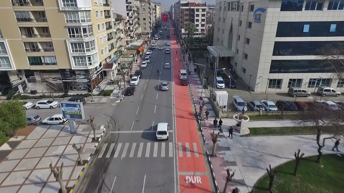 Trafik sorunu çözülüyor: Toplu taşıma için özel şerit geliyor! Günde 8 bin saat kazanılacak