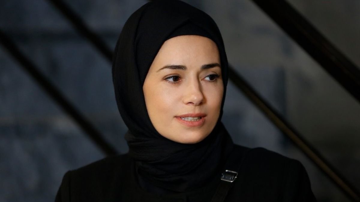 Özgü Namal ve Mehmet Günsür'den yeni dizi geliyor! Dizisinin çekimleri başladı!