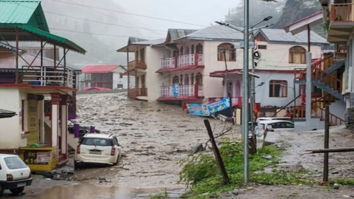 Hindistan'daki sel faciasında can kaybı 70'e ulaştı