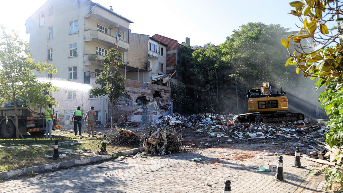 Balıkesir depreminin 3 günlük karnesi: 789 artçı yaşandı