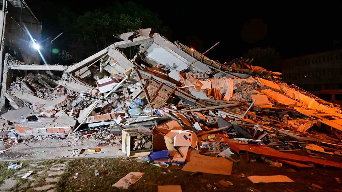 Sındırgı depreminde 1 kişiye mezar olmuştu! Bina sahibine tutuklama, müteahhite ev hapsi