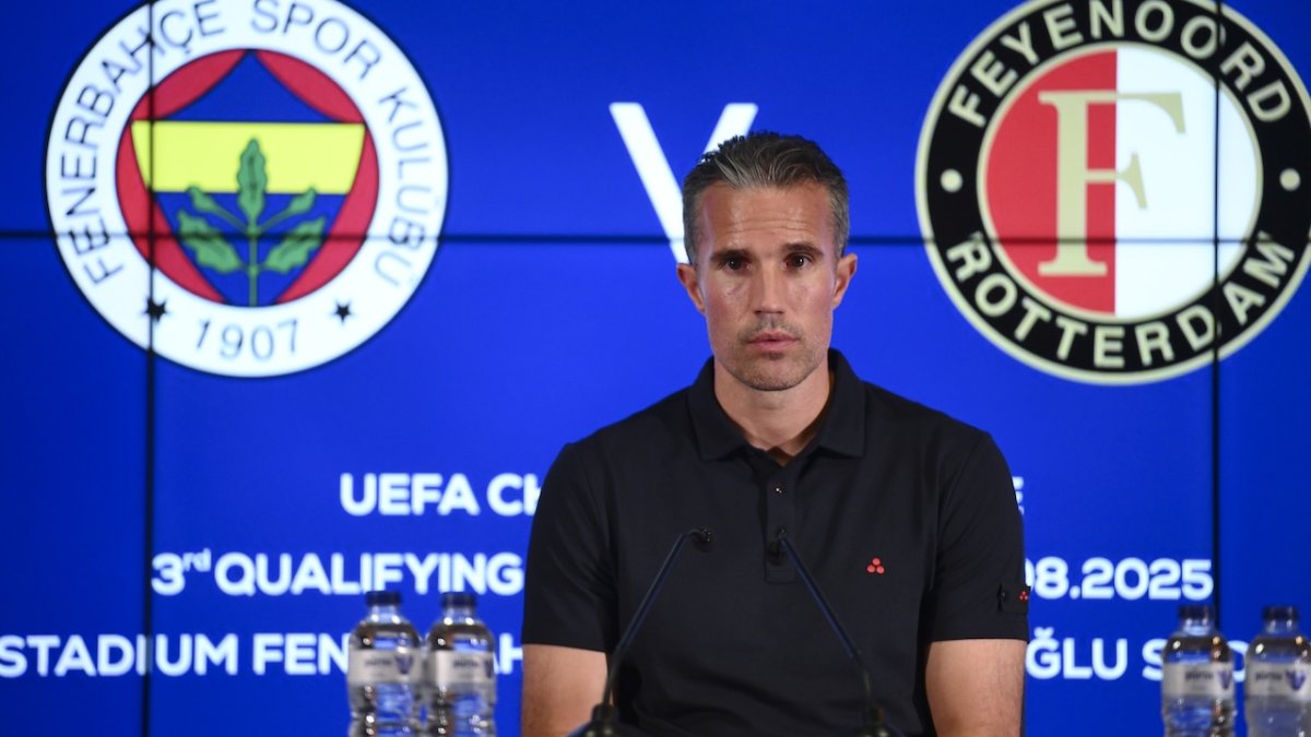 Robin van Persie'den Fenerbahçe açıklaması: Fenerbahçe'nin yeri bende özel