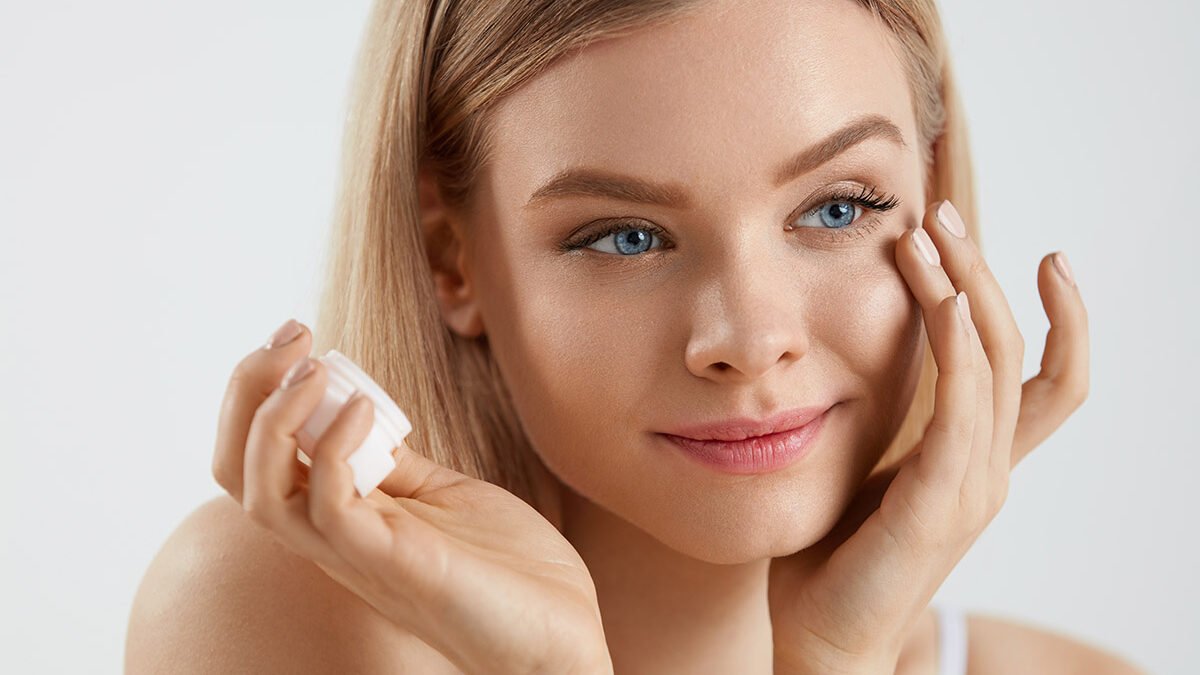 Gençlik aşılarını unutturacak! Cildinize gençlik ışıltısı katacak altın kural: Akşam rutini!