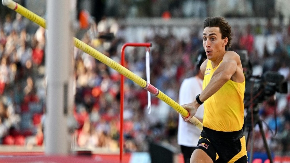 Duplantis 13. kez dünya rekoru kırdı