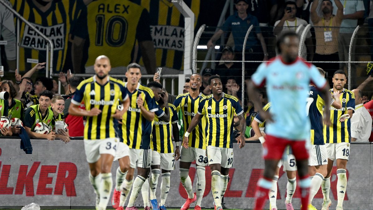 Fenerbahçe'nin galibiyeti Hollanda manşetlerinde: İstanbul cehennemi!