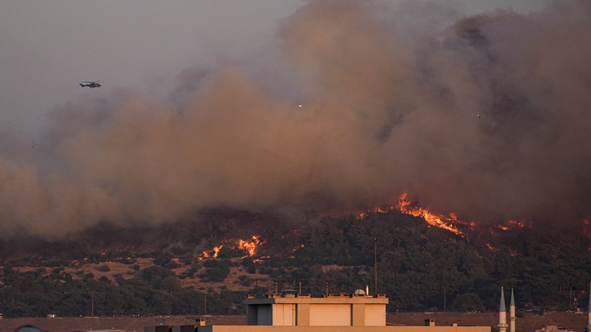 İzmir’deki orman yangını kontrol altına alındı, 3 kişi gözaltında