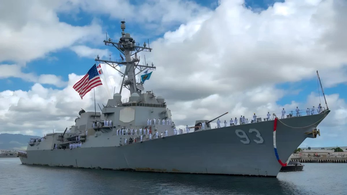 ABD muhribi Güney Çin Denizi’ne “yasa dışı” girdi