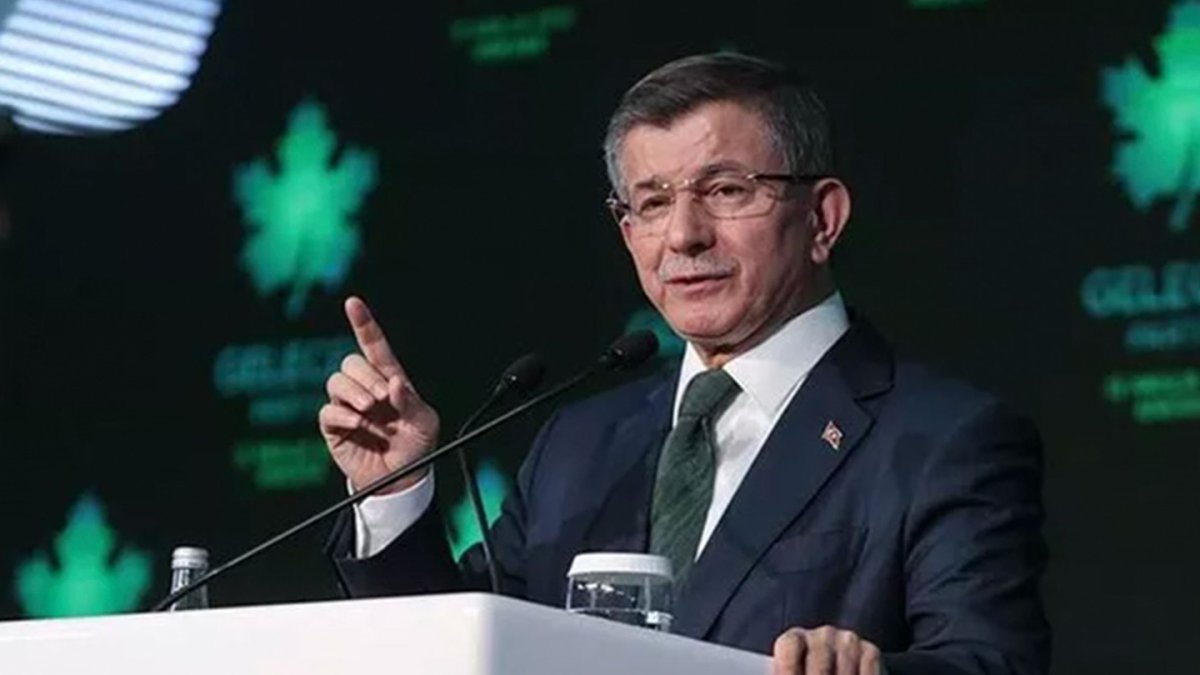 Davutoğlu'ndan ahlaki çöküş uyarısı: Utanma hissinin yok olmasıyla her kötülük meşrulaşır