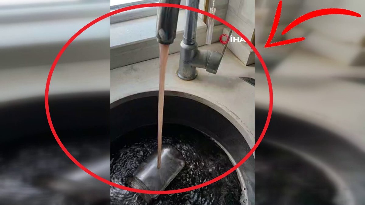 Su kesintisinden sonra şimdi de kahverengi akıyor! Tekirdağ'da endişelendiren görüntü: "Musluklardan kahve servisi"