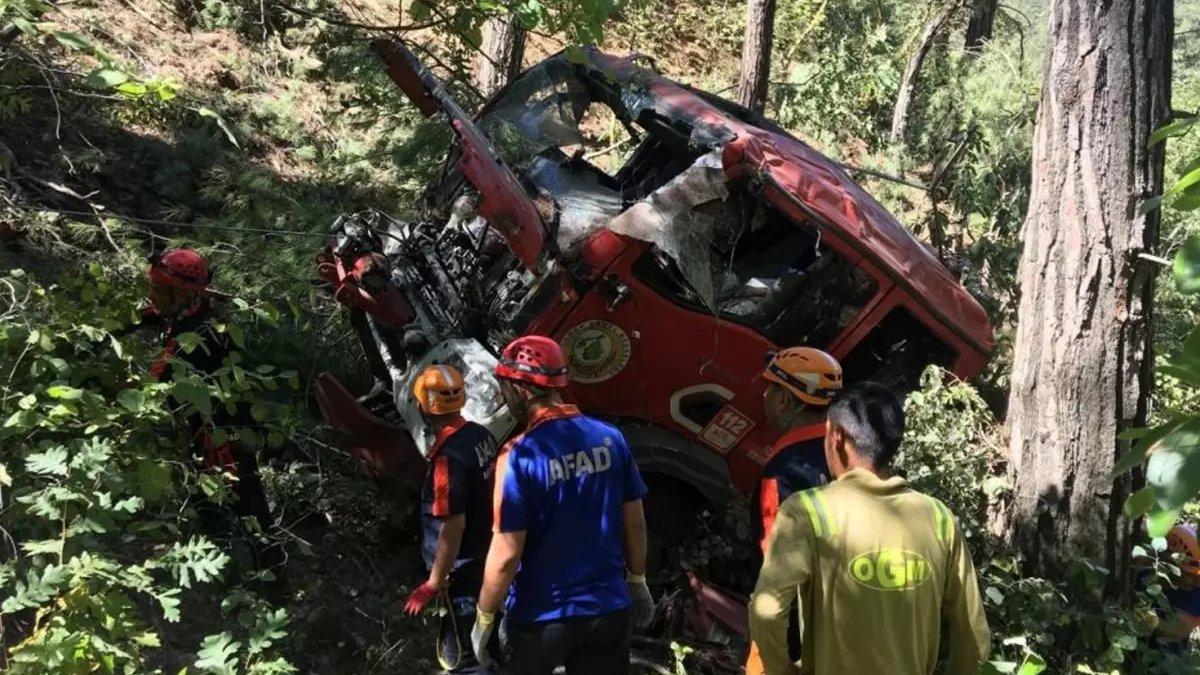 Arazöz şarampole yuvarlanmıştı: Osmaniye yangınında şehit sayısı 2'ye yükseldi