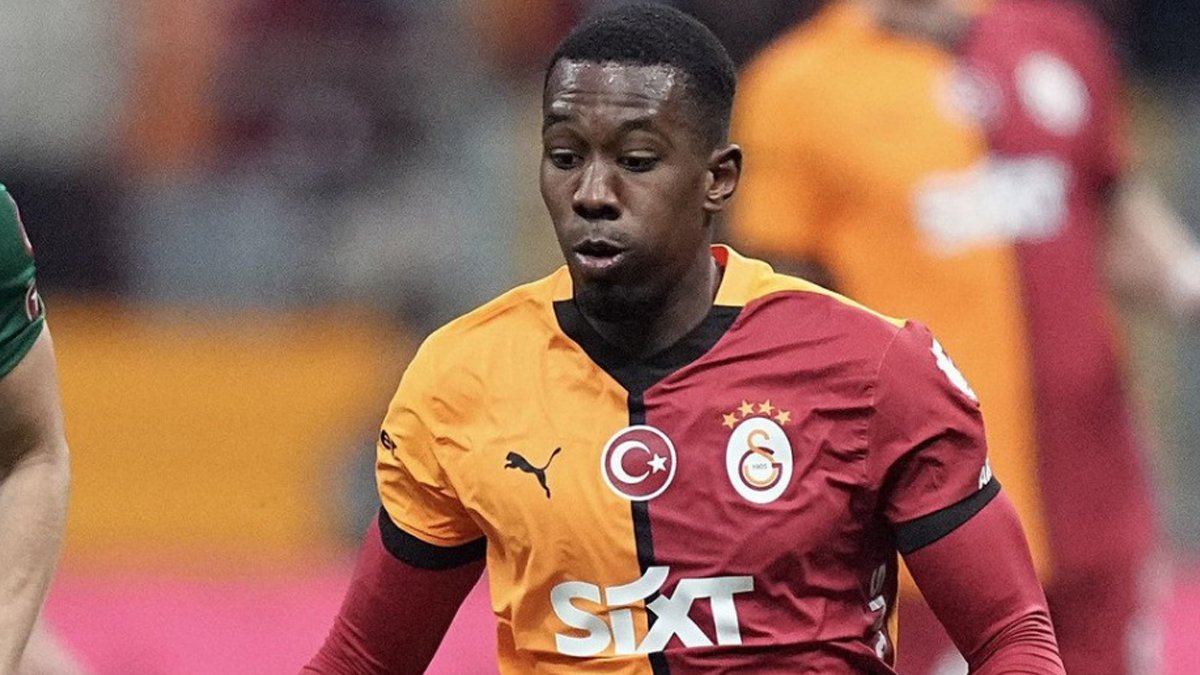 Galatasaray'dan karlı satış: Bekleneni veremeyen Carlos Cuesta, kasayı doldurarak yeni takımına gitti!