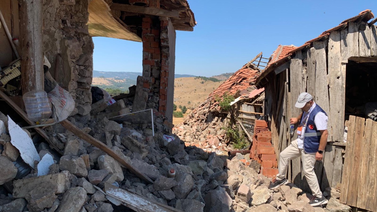 Eskişehir Büyükşehir Belediyesi’nden deprem bölgesine teknik destek