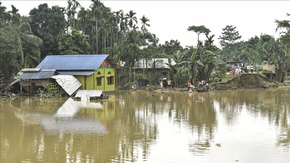 Hindistan'da sel: 17 ölü, 75 yaralı