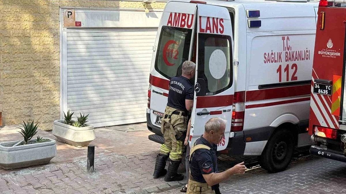 Beşiktaş'ta 5 katlı binada yangın