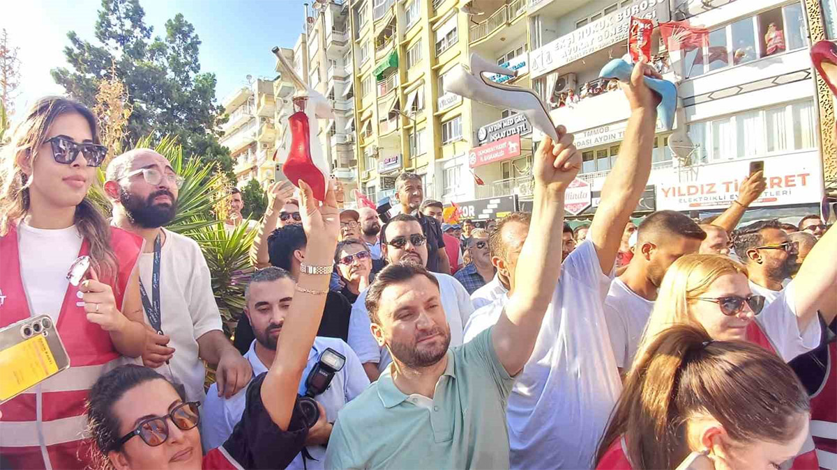 Aydın’da 'topuklu' protesto: CHP’liler Çerçioğlu’na tepki gösterdi