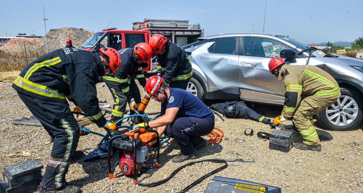 Bursa itfaiyesinden nefes kesen tatbikat